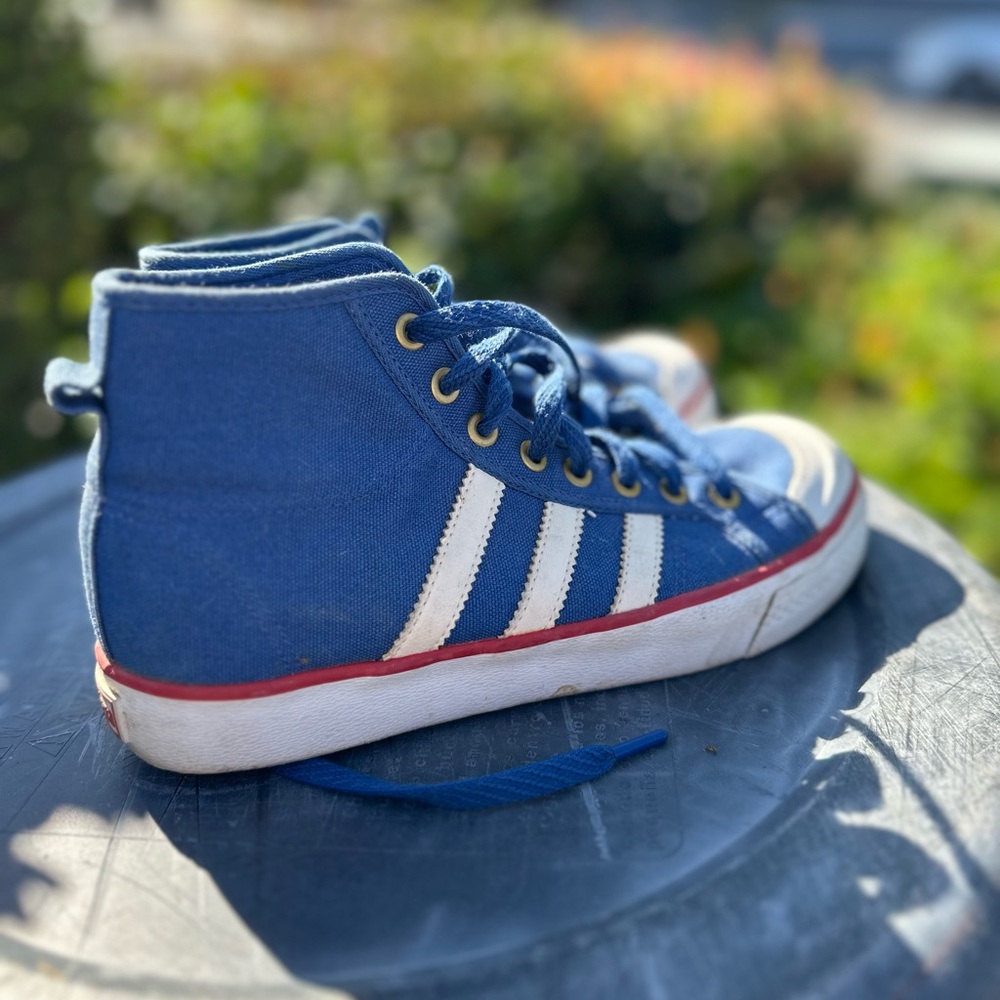 Adidas Nizza Hightop Size 5 women’s